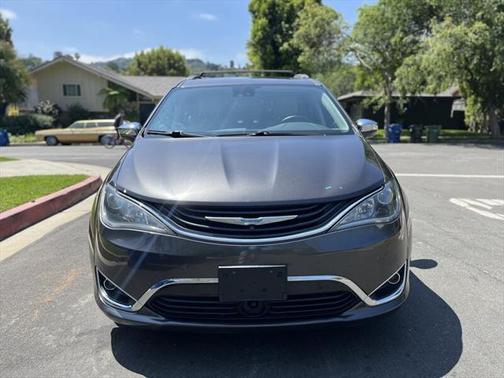 2018 Chrysler Pacifica Hybrid Limited