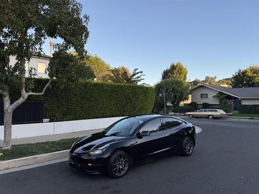 2023 Tesla Model 3 Standard Range
