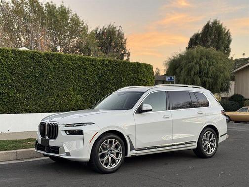 2025 BMW X7 xDrive40i