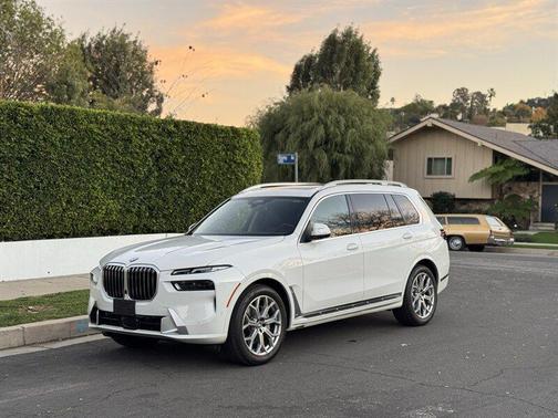 2025 BMW X7 xDrive40i