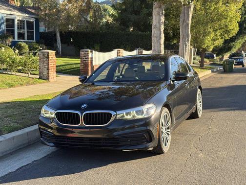 2019 BMW 530 530i