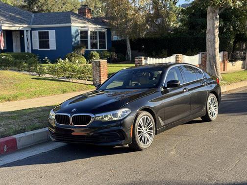 2019 BMW 530 530i