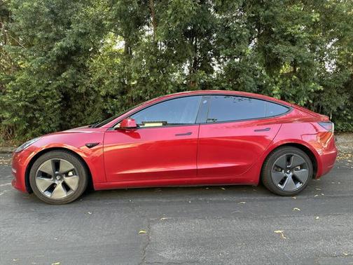 2022 Tesla Model 3 Standard Range