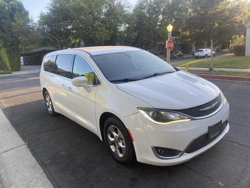 2020 Chrysler Pacifica Hybrid Touring L