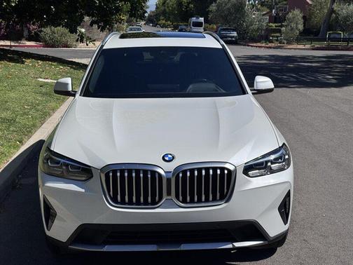 Mineral White Metallic 2024 BMW X3 xDrive30i