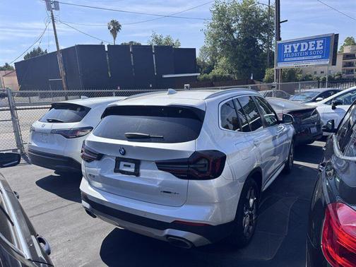 Mineral White Metallic 2024 BMW X3 xDrive30i