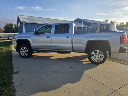 2017 GMC Sierra 2500 SLT