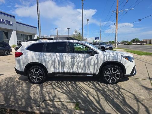 Crystal White Pearl 2025 Subaru Ascent Limited