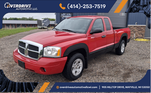 Red 2005 Dodge Dakota SLT Club Cab