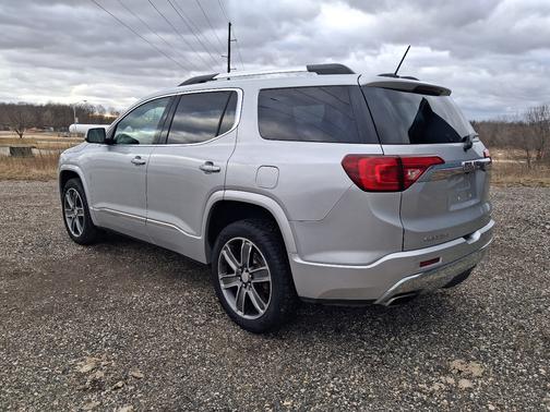 WA636R Switchblade Silver Metallic 2018 GMC Acadia Denali