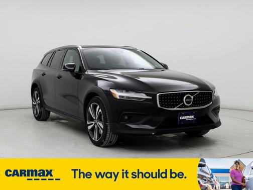 2023 Volvo V60 Cross Country B5 Plus