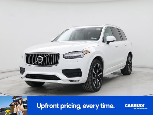 2022 Volvo XC90 T6 Momentum