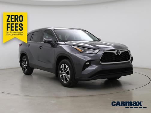 Gray 2025 Toyota Highlander XLE