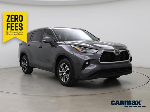 Gray 2025 Toyota Highlander XLE