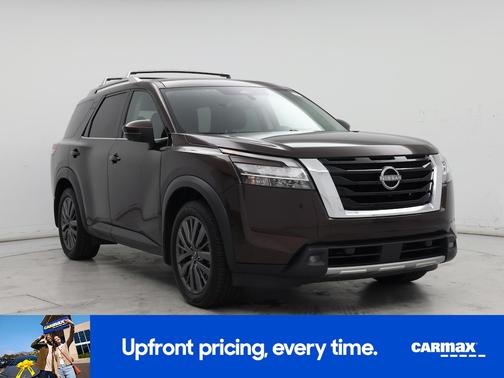 2022 Nissan Pathfinder SL