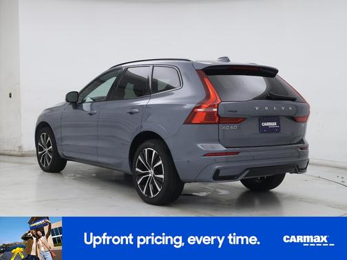 2023 Volvo XC60 B5 Ultimate Dark Theme