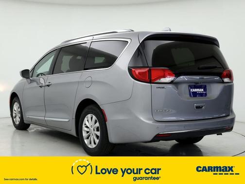 Photo 2 of 27 of 2019 Chrysler Pacifica Touring-L