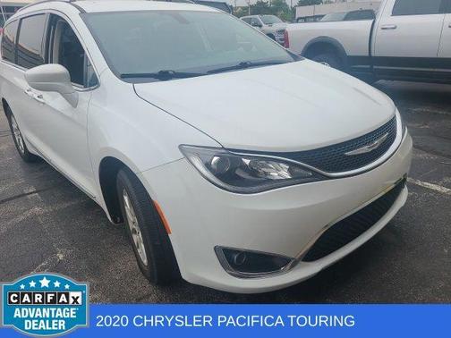 Bright White Clearcoat 2020 Chrysler Pacifica Touring-L
