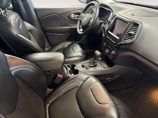 Velvet Red Pearlcoat 2020 Jeep Cherokee Trailhawk