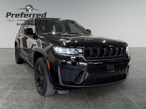 Diamond Black 2026 Jeep Grand Cherokee Laredo