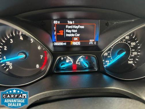 Oxford White 2019 Ford Escape SE