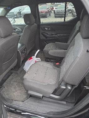 Mosaic Black Metallic 2022 Chevrolet Traverse LT Cloth