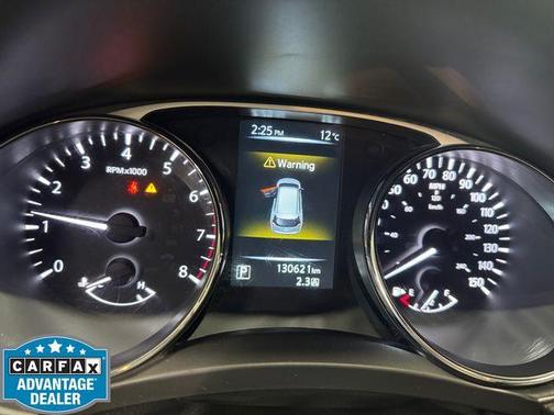 Black 2016 Nissan Rogue SV