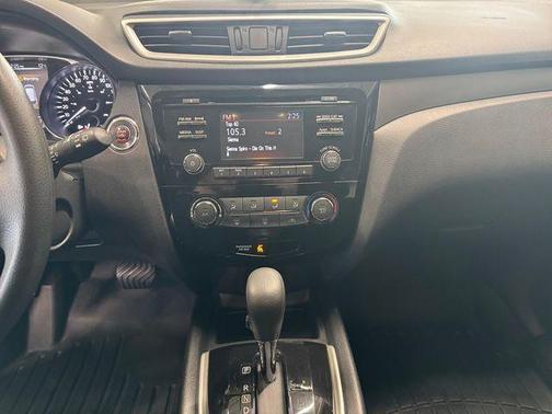 Black 2016 Nissan Rogue SV