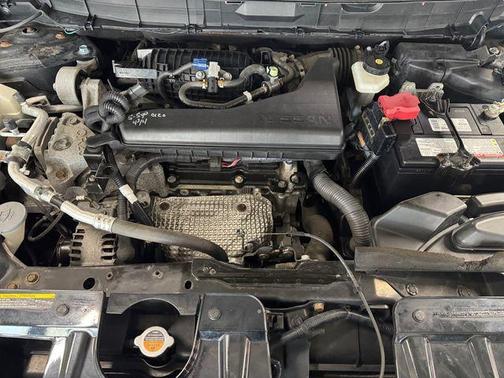 Black 2016 Nissan Rogue SV
