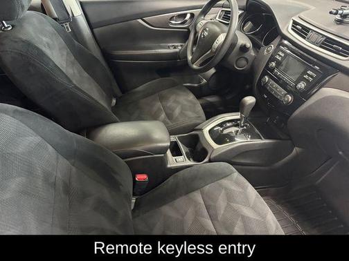 Black 2016 Nissan Rogue SV