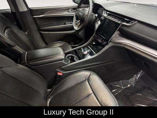 Metallic 2023 Jeep Grand Cherokee L Limited