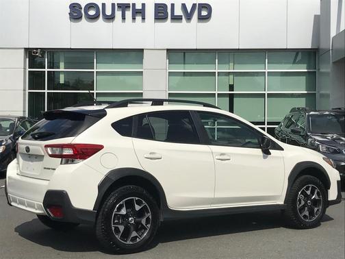 Photo 4 of 10 of 2018 Subaru Crosstrek 2.0i