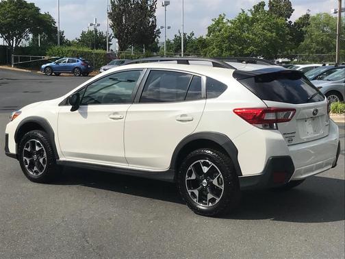 Photo 3 of 10 of 2018 Subaru Crosstrek 2.0i