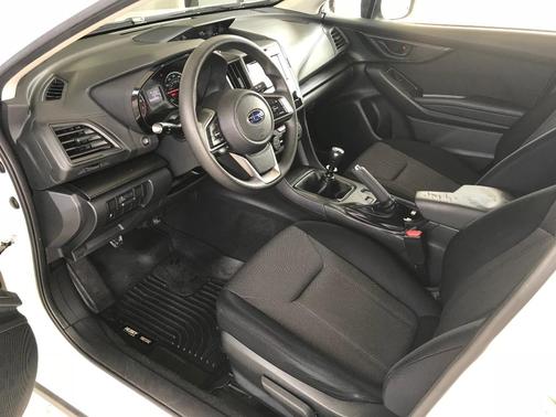 Photo 5 of 10 of 2018 Subaru Crosstrek 2.0i