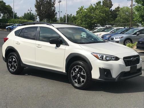 Photo 2 of 10 of 2018 Subaru Crosstrek 2.0i
