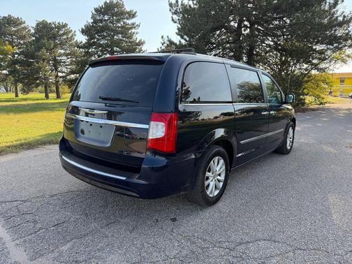 2016 Chrysler Town & Country Limited Platinum