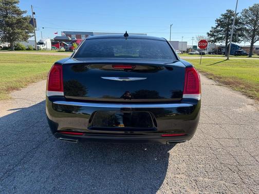 2015 Chrysler 300 Limited