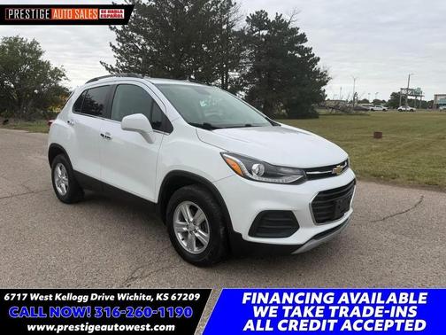 Summit White 2018 Chevrolet Trax LT