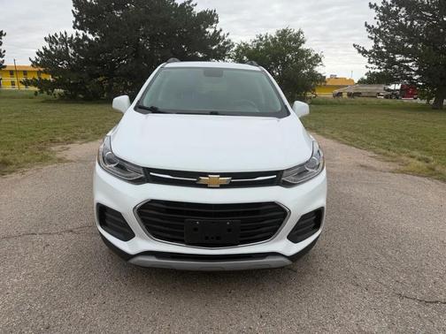 Summit White 2018 Chevrolet Trax LT