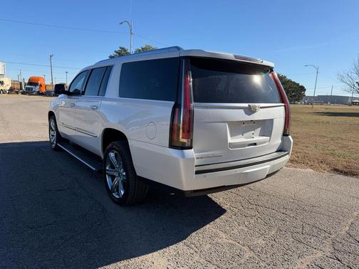 2016 Cadillac Escalade ESV Premium