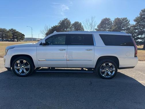 2016 Cadillac Escalade ESV Premium