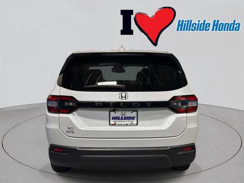 Platinum White Pearl 2023 Honda Pilot LX