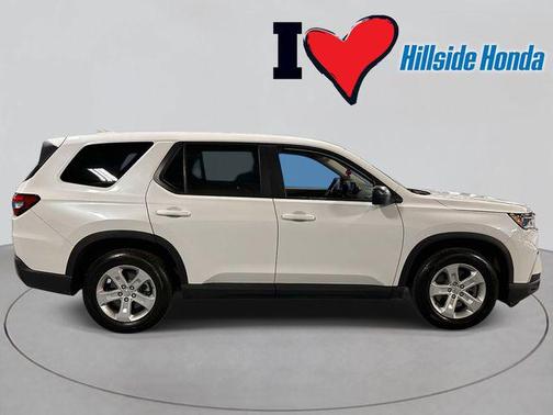 Platinum White Pearl 2023 Honda Pilot LX