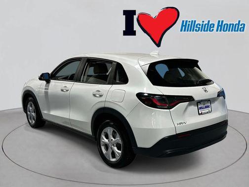 Platinum White Pearl 2024 Honda HR-V LX