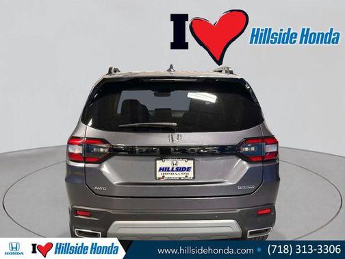 Modern Steel Metallic 2023 Honda Pilot Touring 8-Passenger