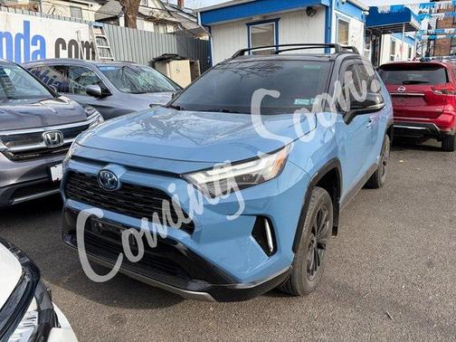2022 Toyota RAV4 Hybrid SE