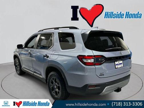 Sonic Gray Pearl 2024 Honda Pilot TrailSport