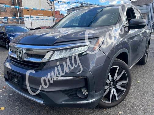 2022 Honda Pilot Touring 8-Passenger