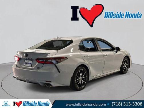 Ice Edge 2023 Toyota Camry SE