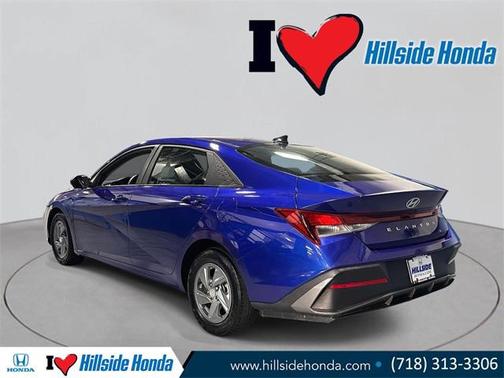 2024 Hyundai ELANTRA SE